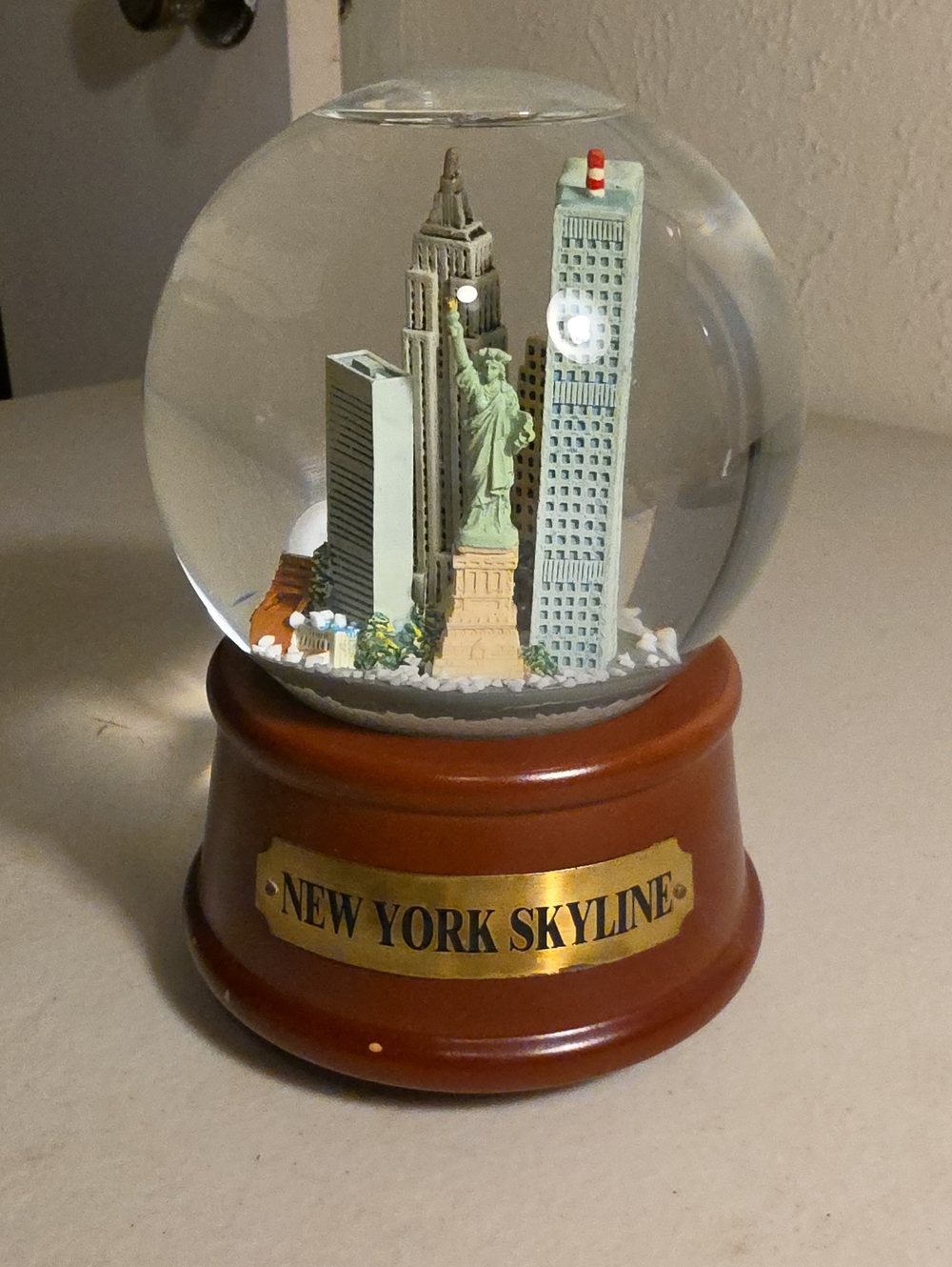 New York Skyline Snow Globe Souvenir Decor